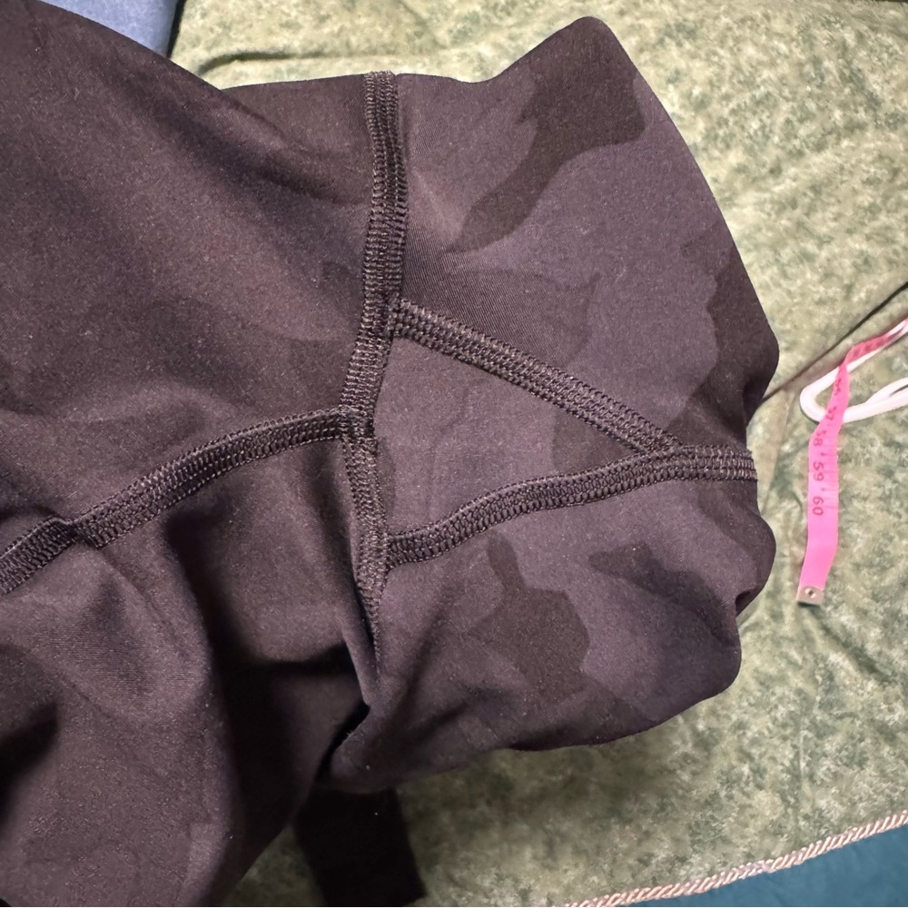 Lululemon Camouflage Wunder Train Leggings - Women’s 4 - Picture 7 of 10